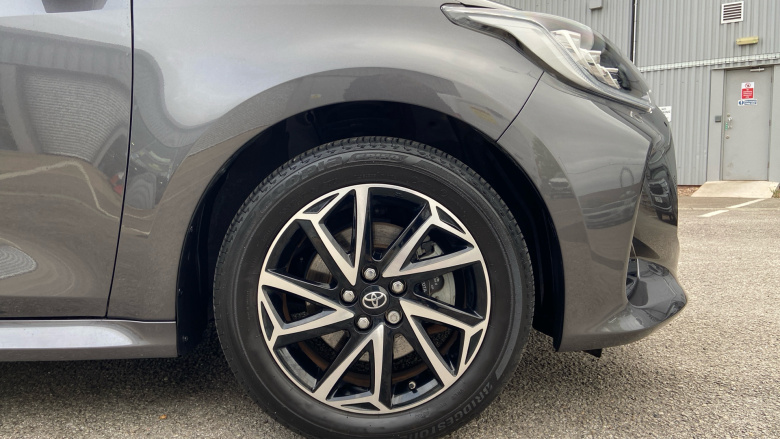 Toyota Yaris 1.5 Hybrid Design 5dr CVT Hybrid Hatchback